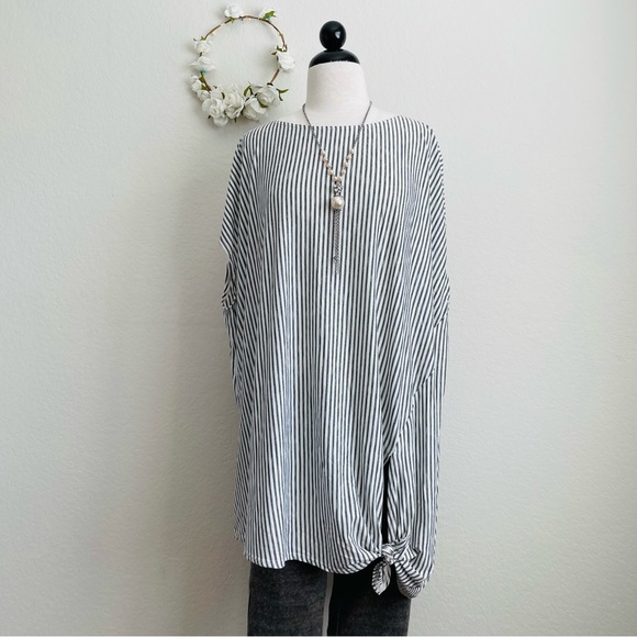 Max Studio Tie-Front Short Sleeve Top/Tunic - Picture 8 of 13